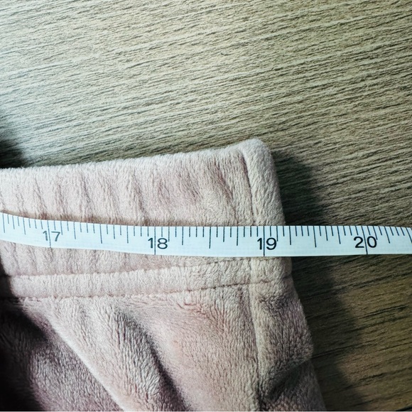 UGG Valerious Lounge Shorts Velvet fleece size Large - Picture 9 of 9